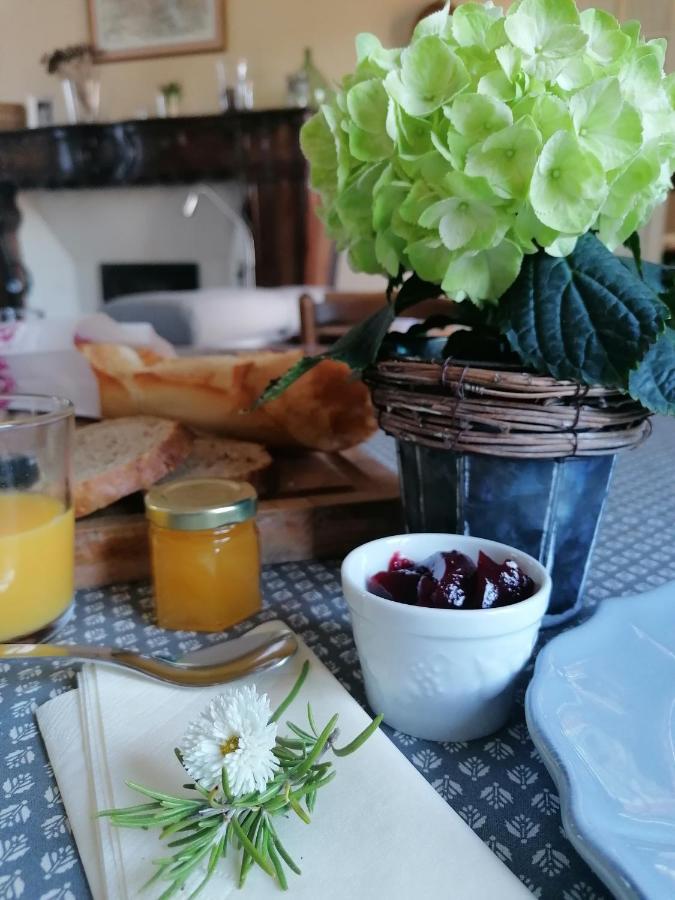 Bed and Breakfast Ferme De Bonavis Banteux Exteriér fotografie